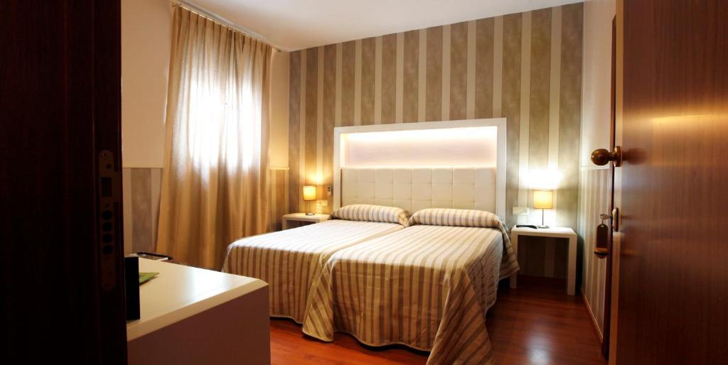 Hostal Paris Сан Фернандо Номер фото